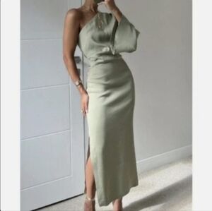 Bloggers Fav Khaki One shoulder linen midi dress nwt sz l
